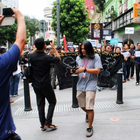 Here is a picture of me doing my thing at the rally. (Pic by Nazrul Tahir)